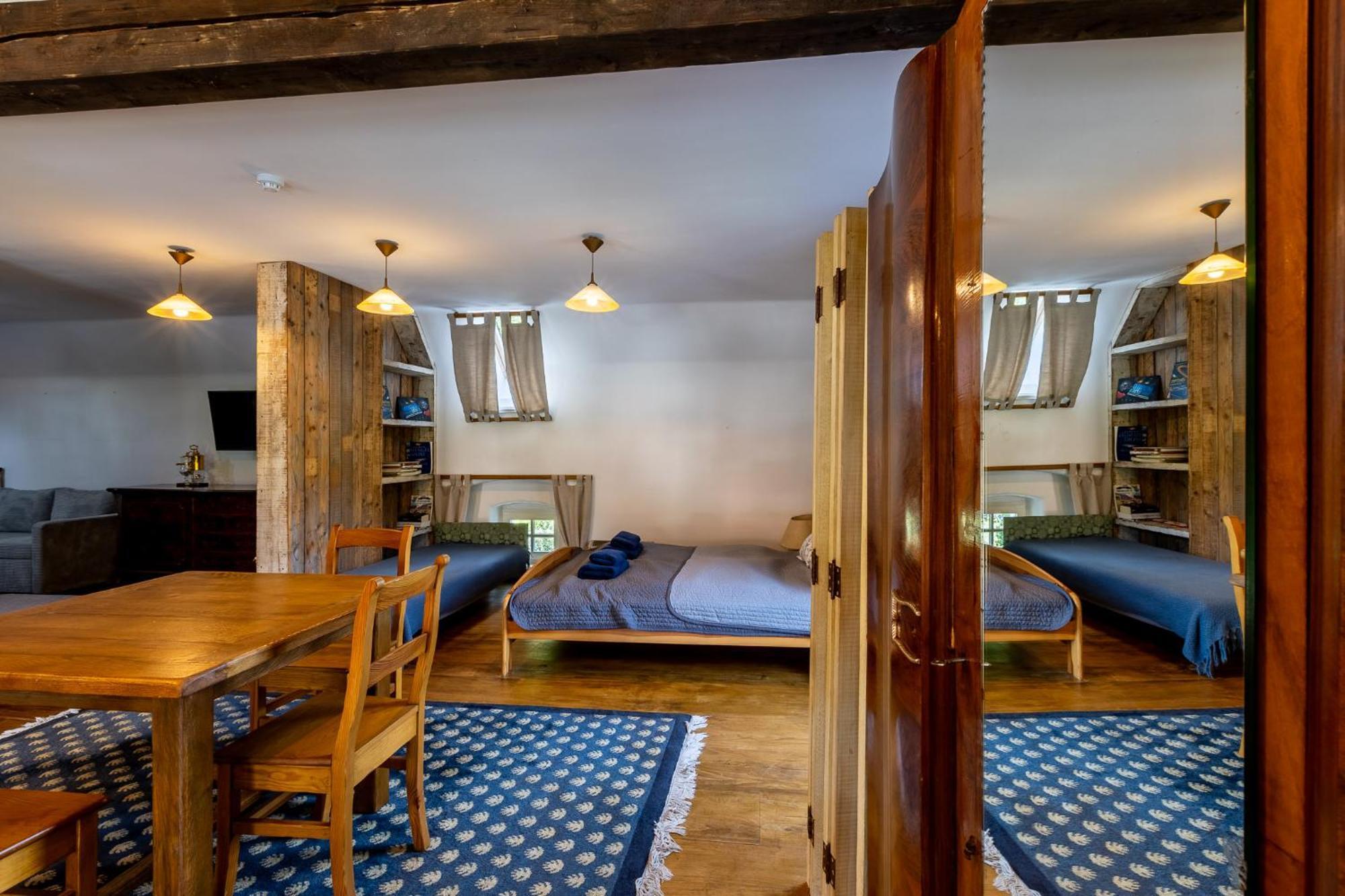 Gosciniec Pod Zajacem Bed & Breakfast โอเลสนิกา ภายนอก รูปภาพ
