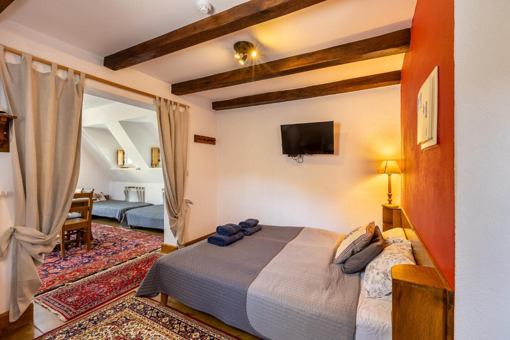 Gosciniec Pod Zajacem Bed & Breakfast โอเลสนิกา ภายนอก รูปภาพ