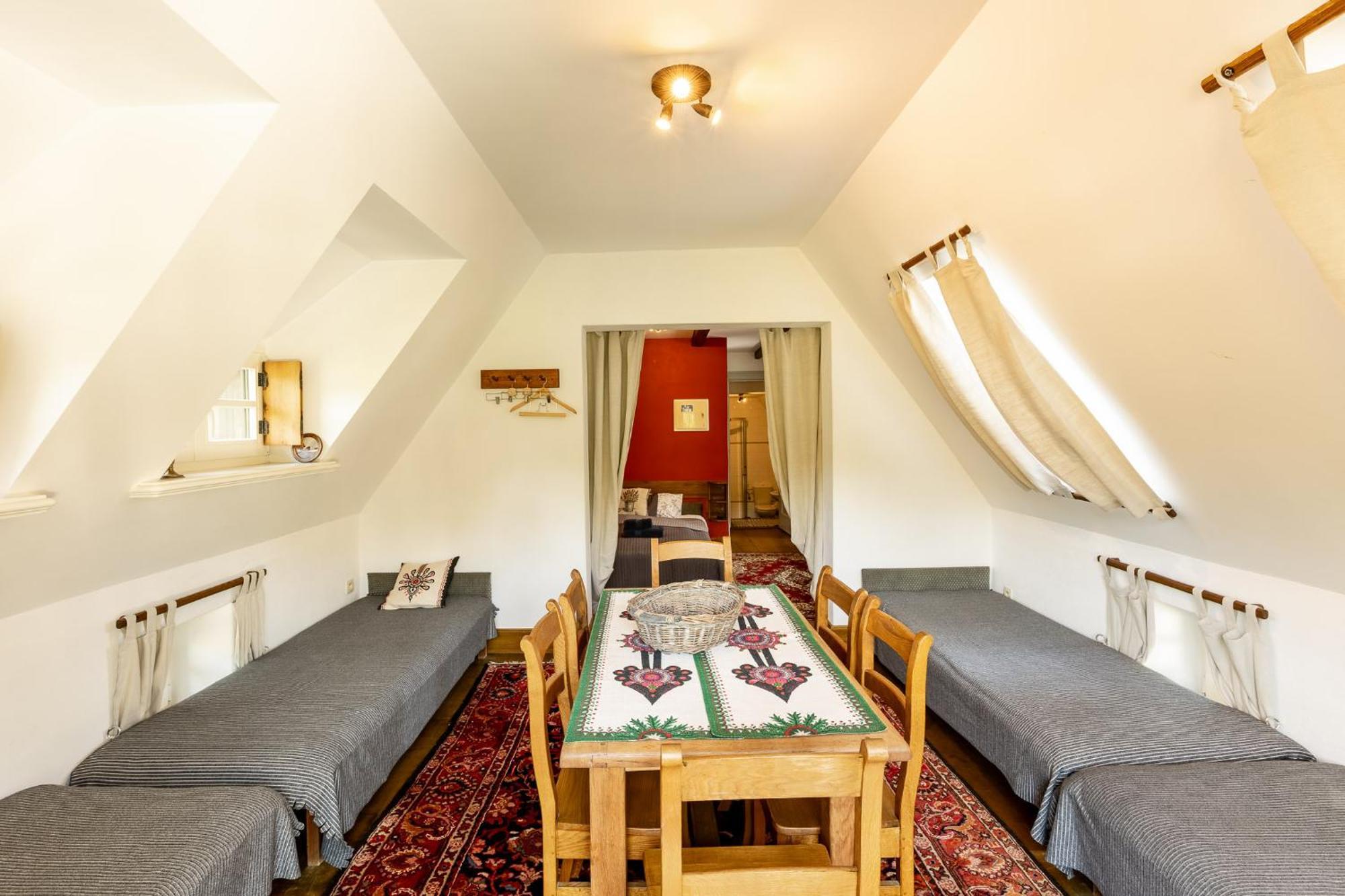 Gosciniec Pod Zajacem Bed & Breakfast โอเลสนิกา ภายนอก รูปภาพ