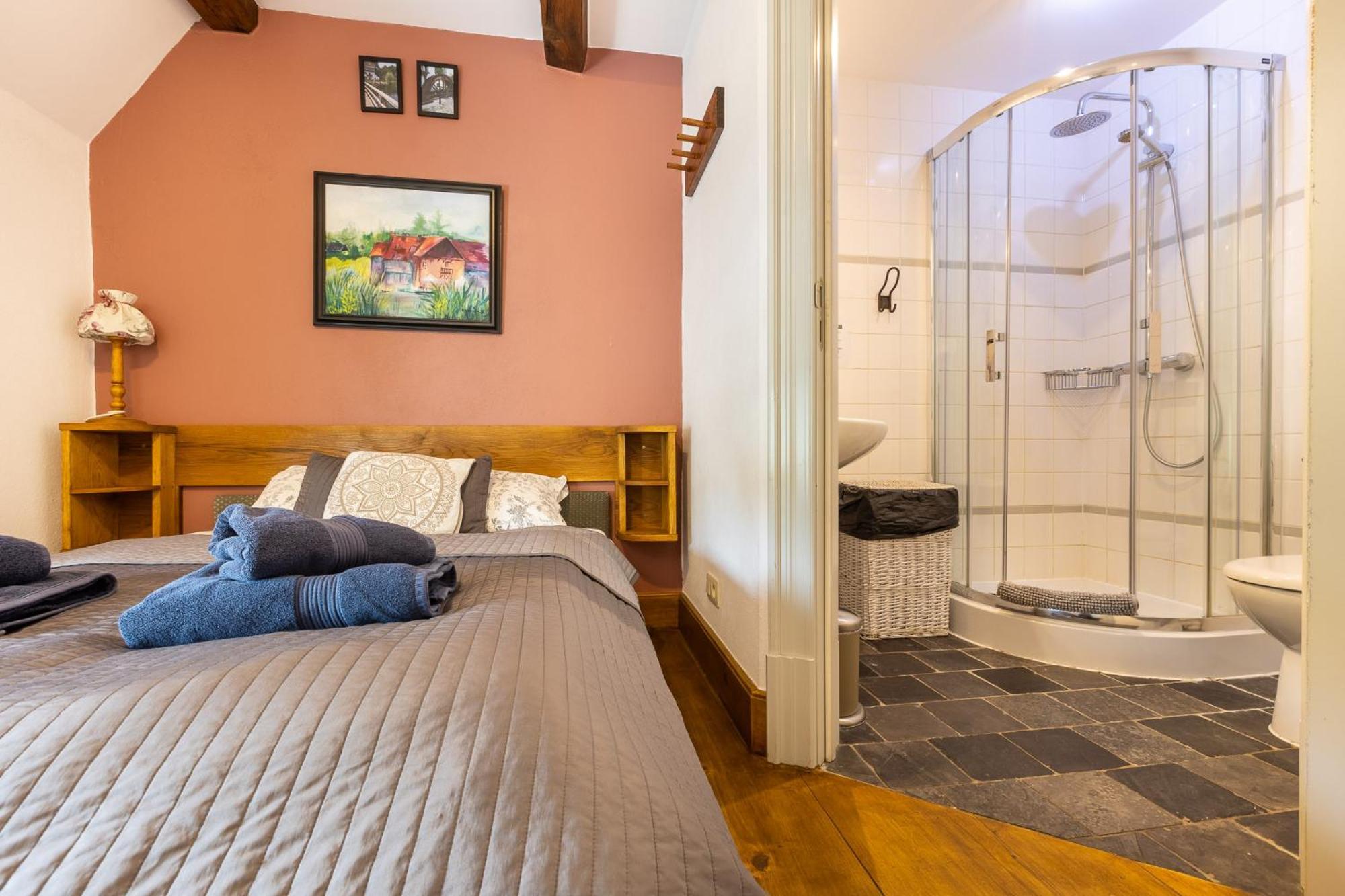 Gosciniec Pod Zajacem Bed & Breakfast โอเลสนิกา ภายนอก รูปภาพ